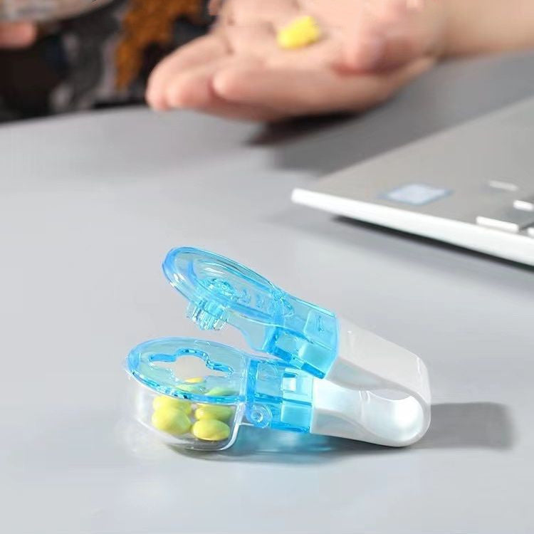 Pill extracting device